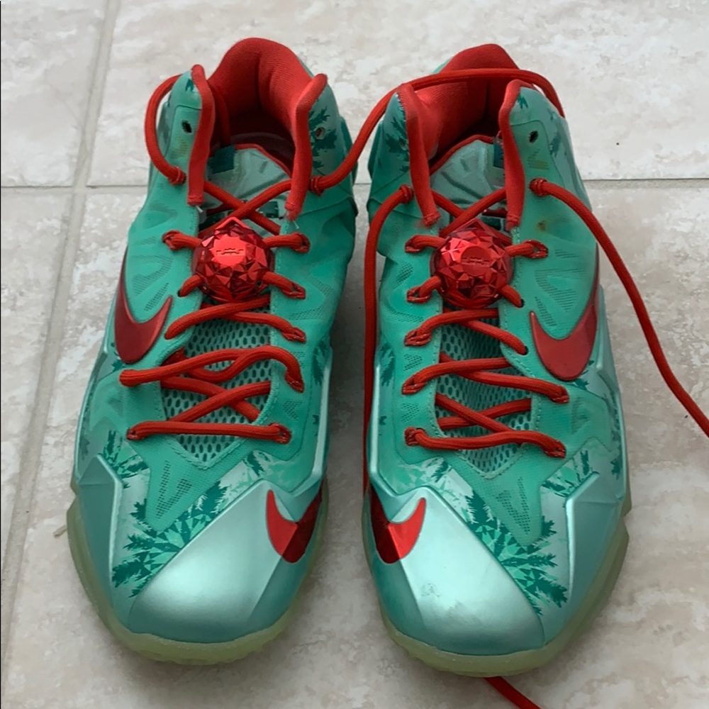 Lebron 11 Christmas